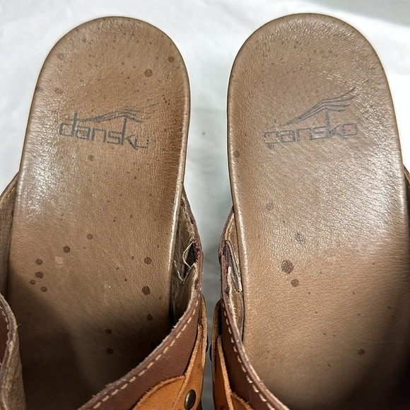 Like New Dansko Rach Heeled Clogs, EU 38 - Picture 4 of 8